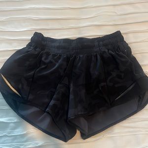 Lululemon shorts size 4R